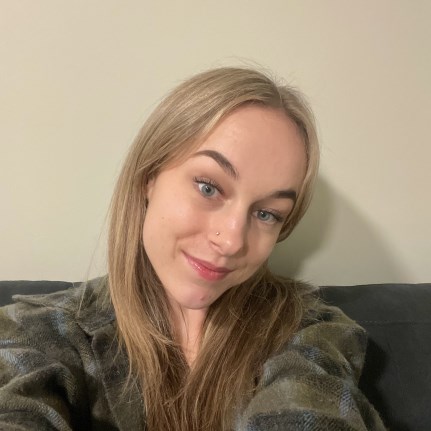 Stephanie Simon Photo