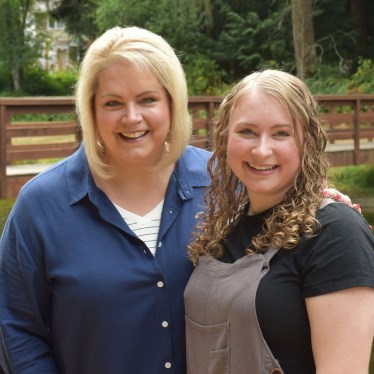 Leslie Olson & Kayla Olson Photo